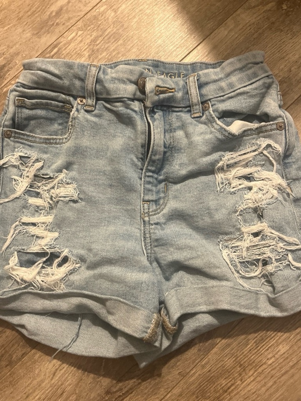 American Eagle Outfitters Light Wash Distressed Denim Shorts Size Small